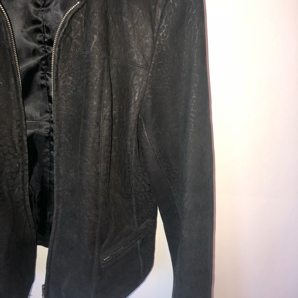 Beautiful patterned leather jacket - Picture 2 of 7